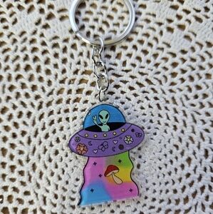 UFO Alien Spaceship Keychain, Alien waving New
